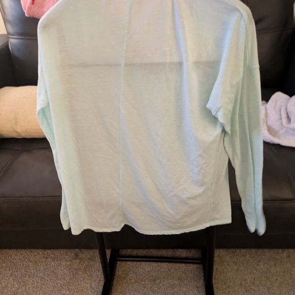 Light Blue V-Neck Long Sleeve Shirt - Picture 5 of 7